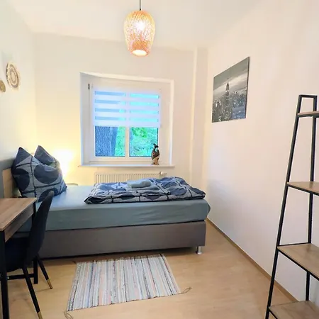 Neu Und Zentral, Premium-betten Naehe Bahnhof Mit Parkplatz *