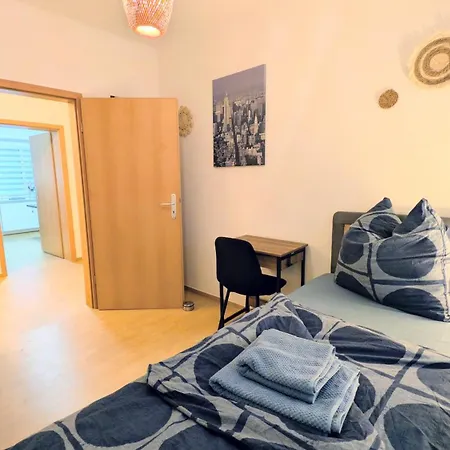 Neu Und Zentral, Premium-betten Naehe Bahnhof Mit Parkplatz * Bohlen (Saxony)